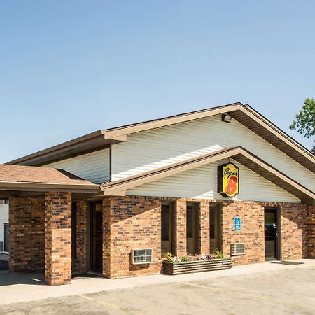 Super 8 By Wyndham Fergus Falls Exterior photo